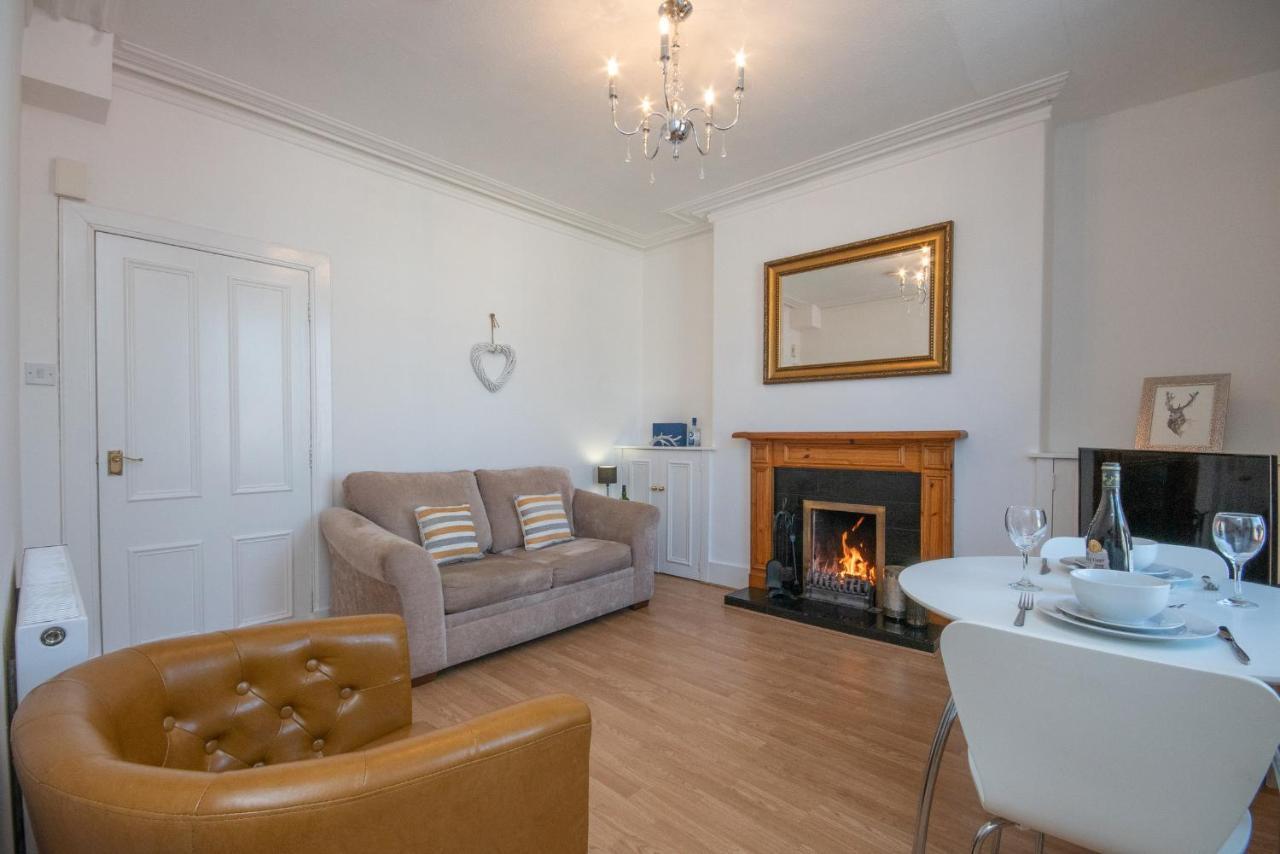 Dwellcome Home Ltd 1 Bed Apt, Half Mile To Union Street Yet Quiet, Free Parking, Fast Wifi, Ideal For Long Term Contractor, Etc Stays, Fully Equipped Kitchen, Regular Housekeeping Option - See Our Site For Assurance Aberdeen Kültér fotó