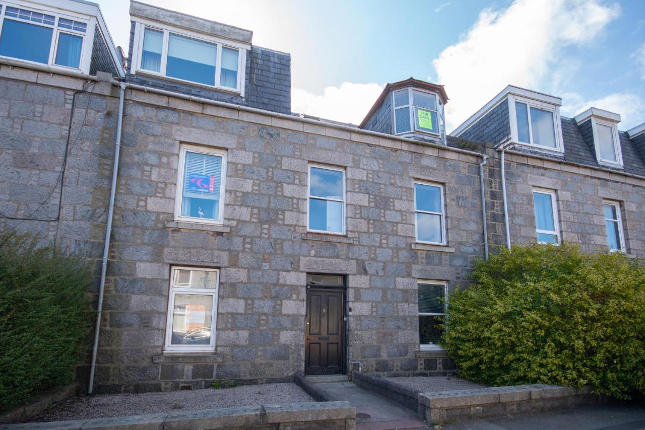 Dwellcome Home Ltd 1 Bed Apt, Half Mile To Union Street Yet Quiet, Free Parking, Fast Wifi, Ideal For Long Term Contractor, Etc Stays, Fully Equipped Kitchen, Regular Housekeeping Option - See Our Site For Assurance Aberdeen Kültér fotó